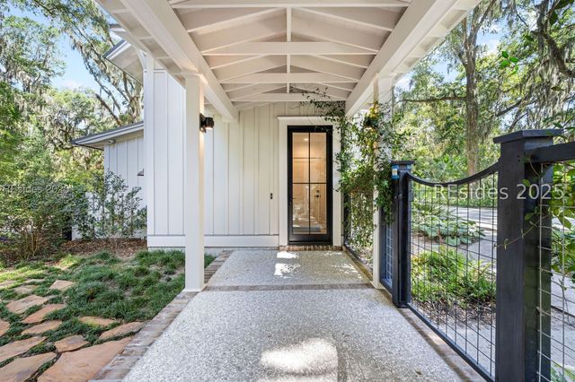 303 Spring Island Dr, Okatie, SC 29909