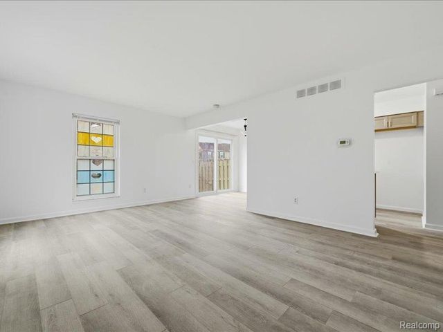 15913 N Franklin Drive, Clinton Township, MI 48038