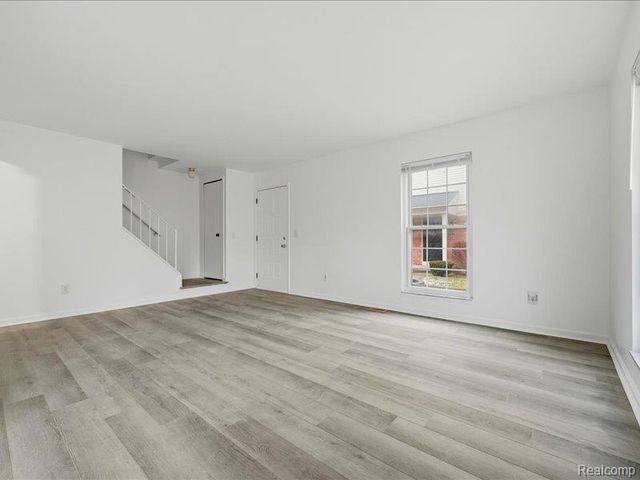 15913 N Franklin Drive, Clinton Township, MI 48038