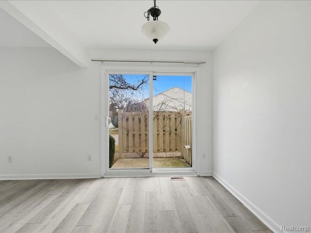 15913 N Franklin Drive, Clinton Township, MI 48038