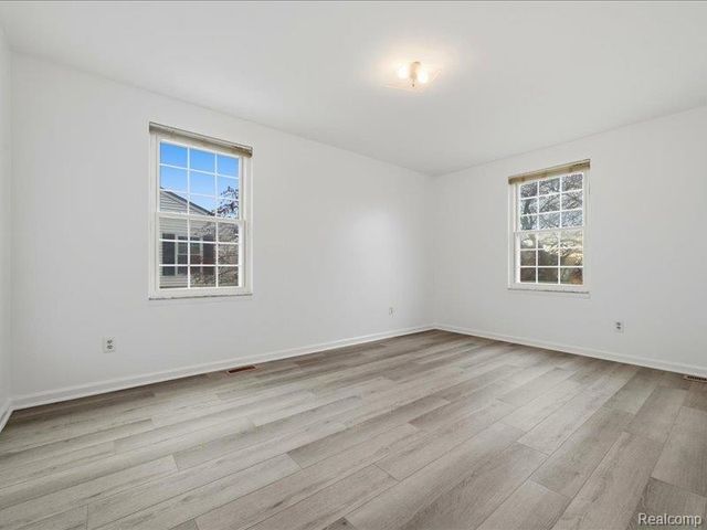 15913 N Franklin Drive, Clinton Township, MI 48038