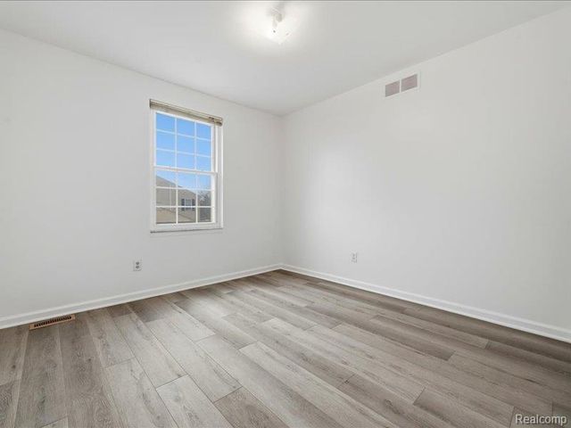 15913 N Franklin Drive, Clinton Township, MI 48038