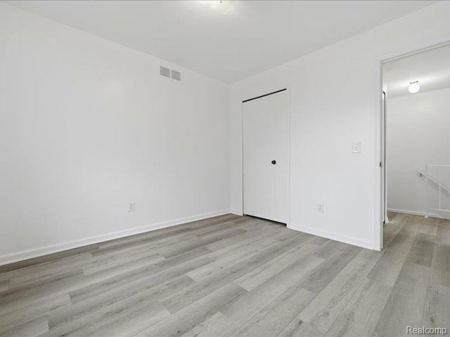 15913 N Franklin Drive, Clinton Township, MI 48038