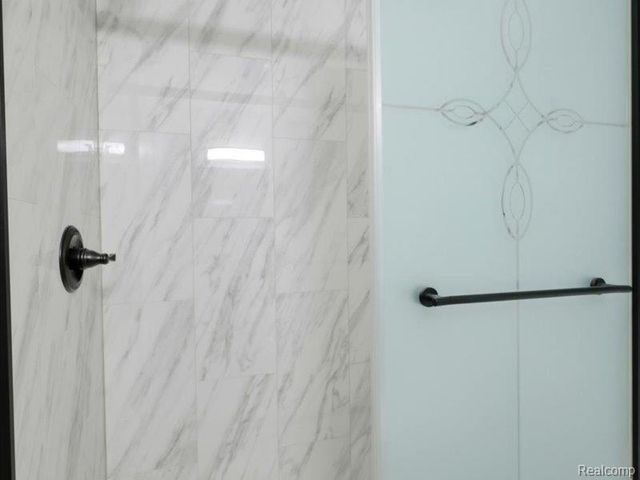 15913 N Franklin Drive, Clinton Township, MI 48038