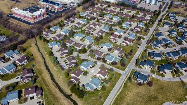 15913 N Franklin Drive, Clinton Township, MI 48038