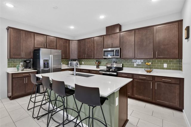 3625 SUBLETT LOOP, Tavares, FL 32778