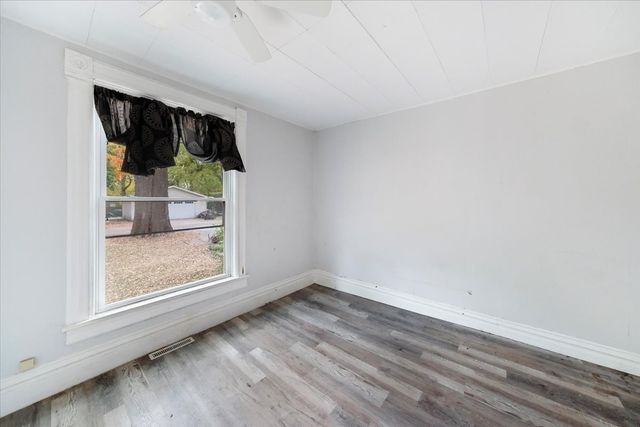 819 E Center Street, Monticello, IL 61856