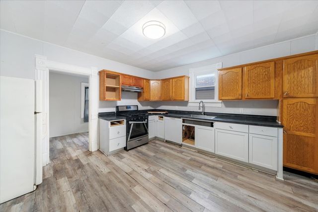 819 E Center Street, Monticello, IL 61856