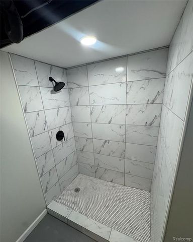 16744 Fenmore Street, Detroit, MI 48235