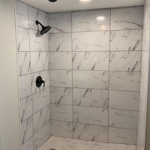 16744 Fenmore Street, Detroit, MI 48235