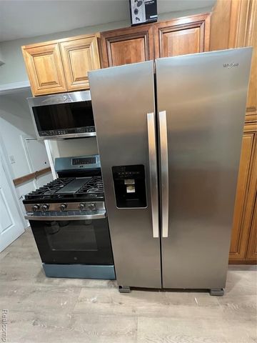 16744 Fenmore Street, Detroit, MI 48235