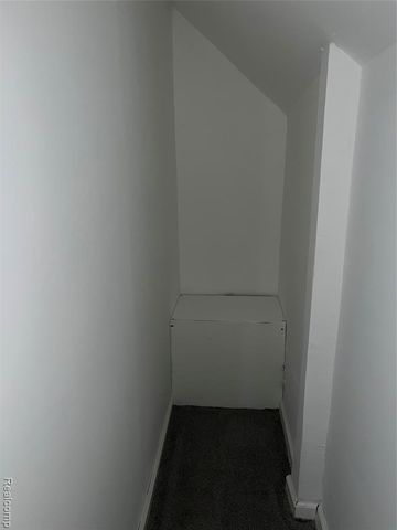 16744 Fenmore Street, Detroit, MI 48235