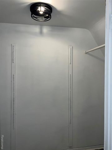 16744 Fenmore Street, Detroit, MI 48235