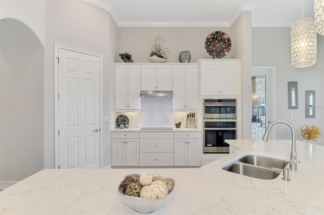 10800 WHISK FERN DRIVE, Venice, FL 34293