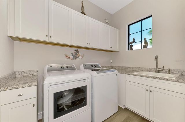 10800 WHISK FERN DRIVE, Venice, FL 34293
