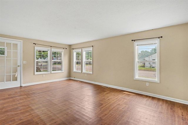 2409 Crozier Avenue, Muskegon, MI 49441