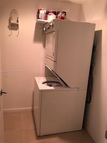 253 NE 2nd St 509, Miami, FL 33132
