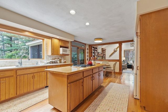 132 Williams Road, Concord, MA 01742