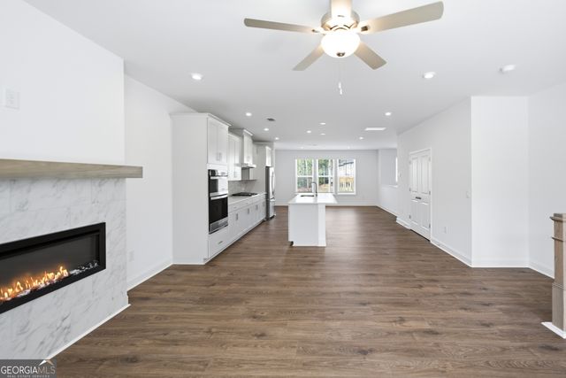 376 Sunset Hollow Street, Sugar Hill, GA 30518