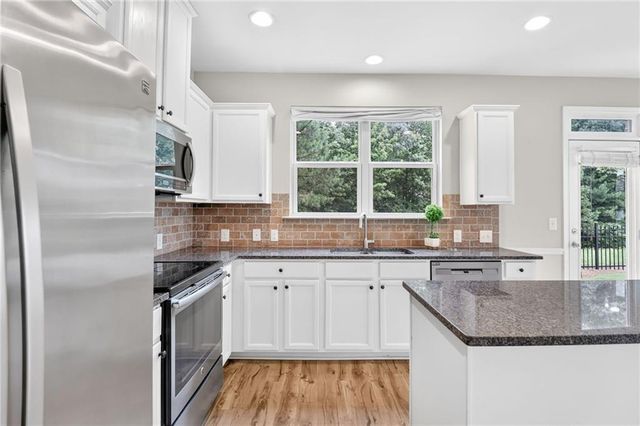 3302 Brockenhurst Drive, Buford, GA 30519