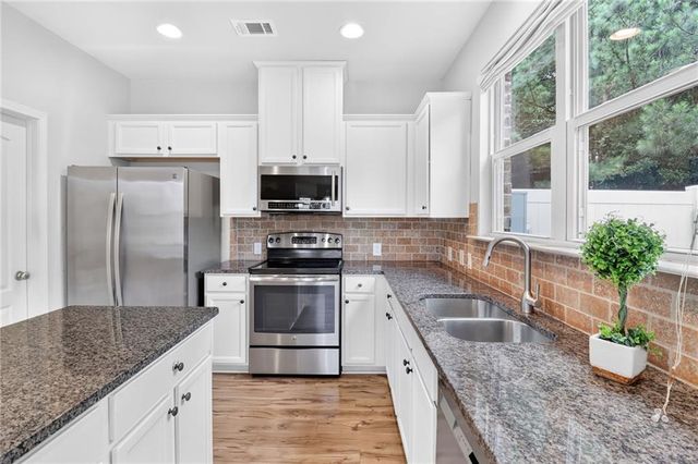 3302 Brockenhurst Drive, Buford, GA 30519