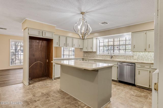 118 Garrigue Drive, Opelousas, LA 70570