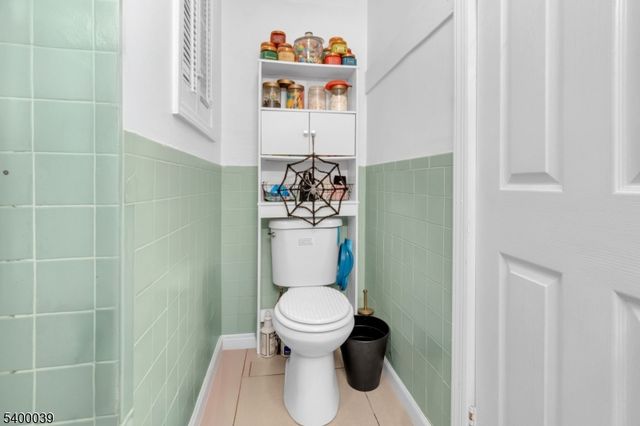 111 Murray St, Elizabeth City, NJ 07202