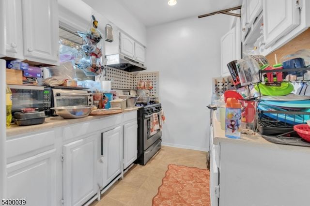 111 Murray St, Elizabeth City, NJ 07202