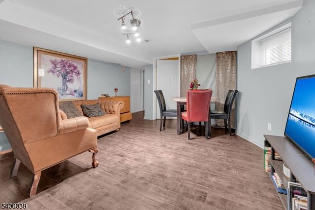 111 Murray St, Elizabeth City, NJ 07202