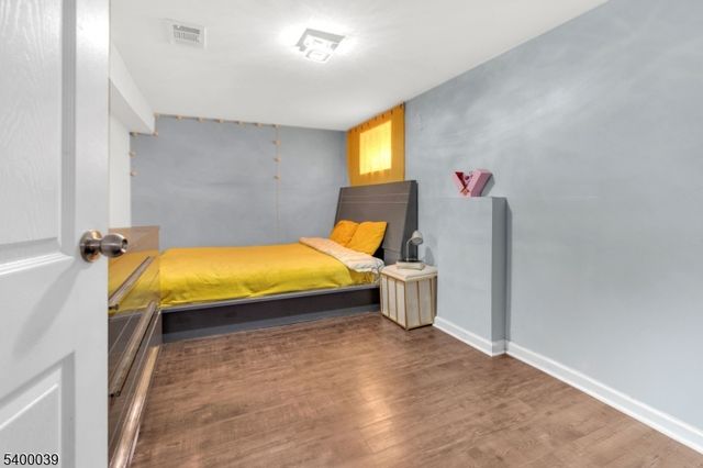 111 Murray St, Elizabeth City, NJ 07202