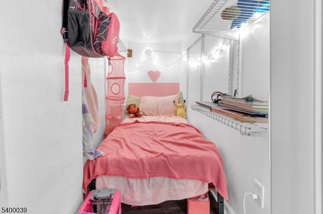 111 Murray St, Elizabeth City, NJ 07202