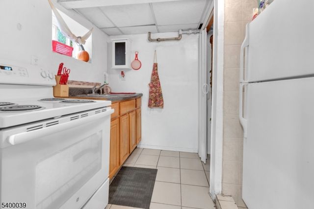 111 Murray St, Elizabeth City, NJ 07202