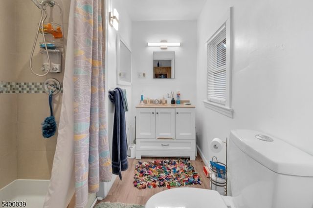 111 Murray St, Elizabeth City, NJ 07202