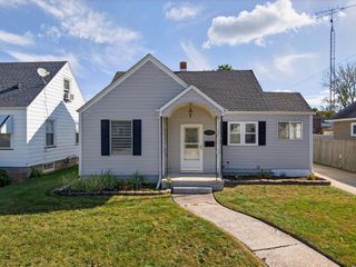 7533 28th AVENUE, Kenosha, WI 53143