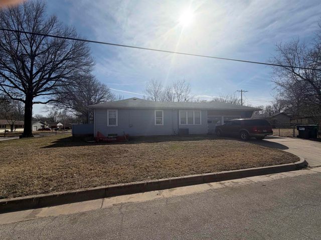 2201 S Broadview St, Wichita, KS 67218