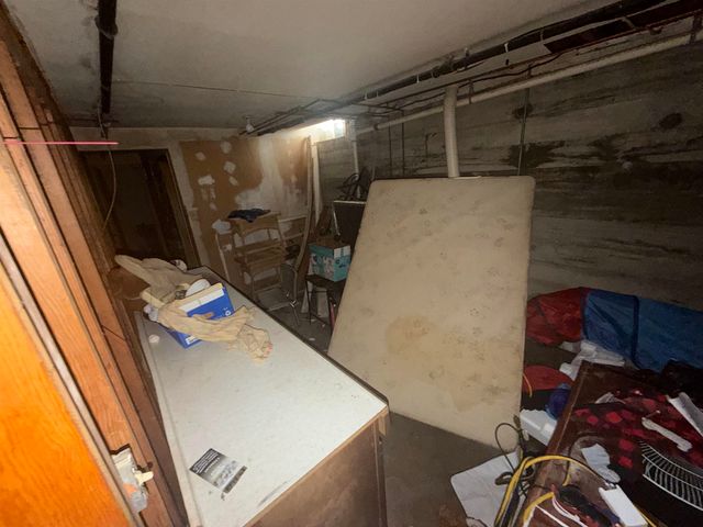 2201 S Broadview St, Wichita, KS 67218