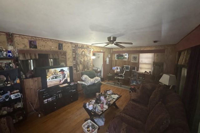 2201 S Broadview St, Wichita, KS 67218