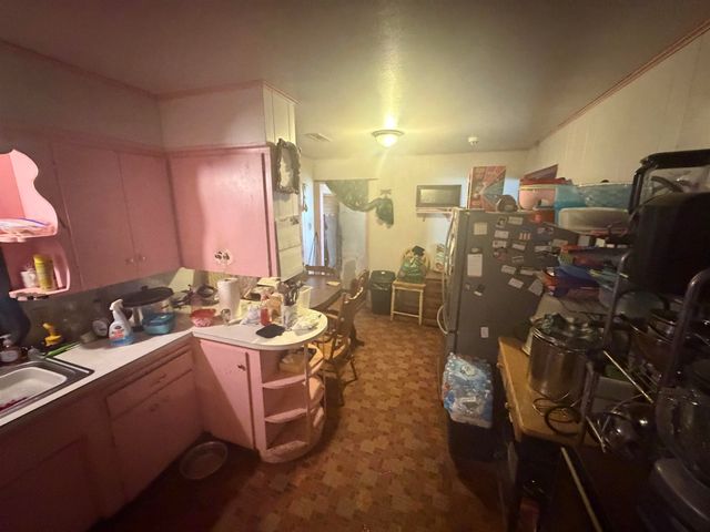 2201 S Broadview St, Wichita, KS 67218