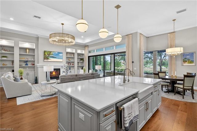 8709 Cavano ST, Naples, FL 34119