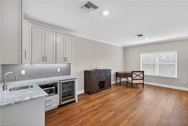 8709 Cavano ST, Naples, FL 34119