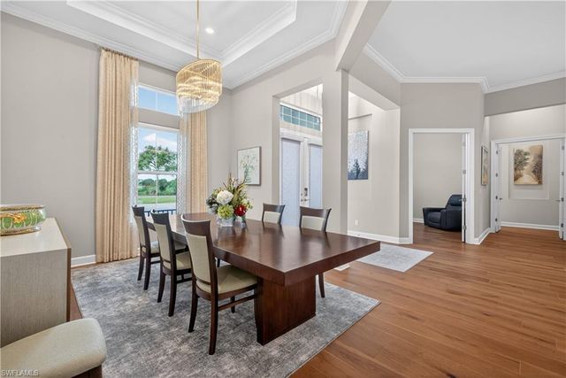 8709 Cavano ST, Naples, FL 34119