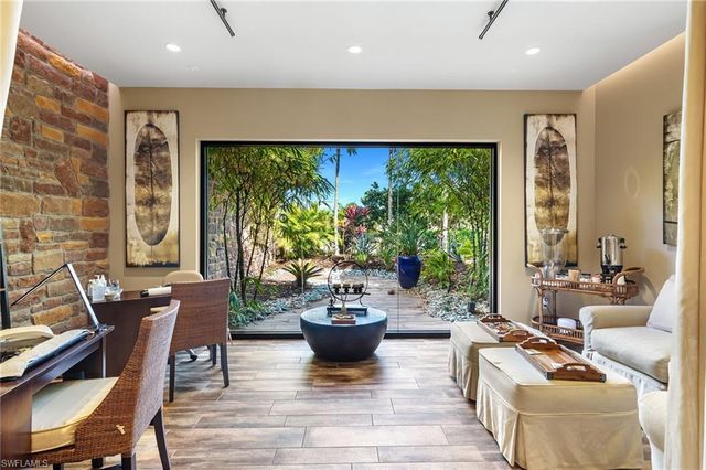 8709 Cavano ST, Naples, FL 34119