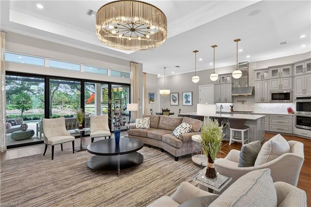 8709 Cavano ST, Naples, FL 34119