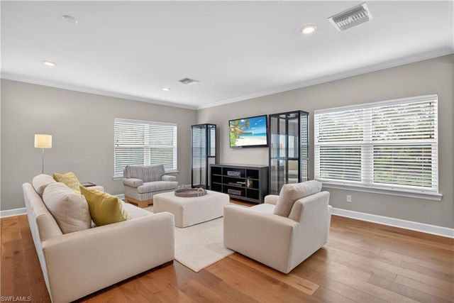 8709 Cavano ST, Naples, FL 34119