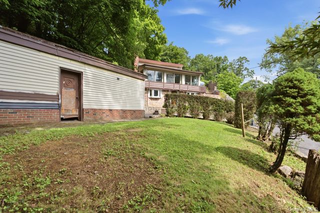 25 Chatham Terrace, Yonkers, NY 10710