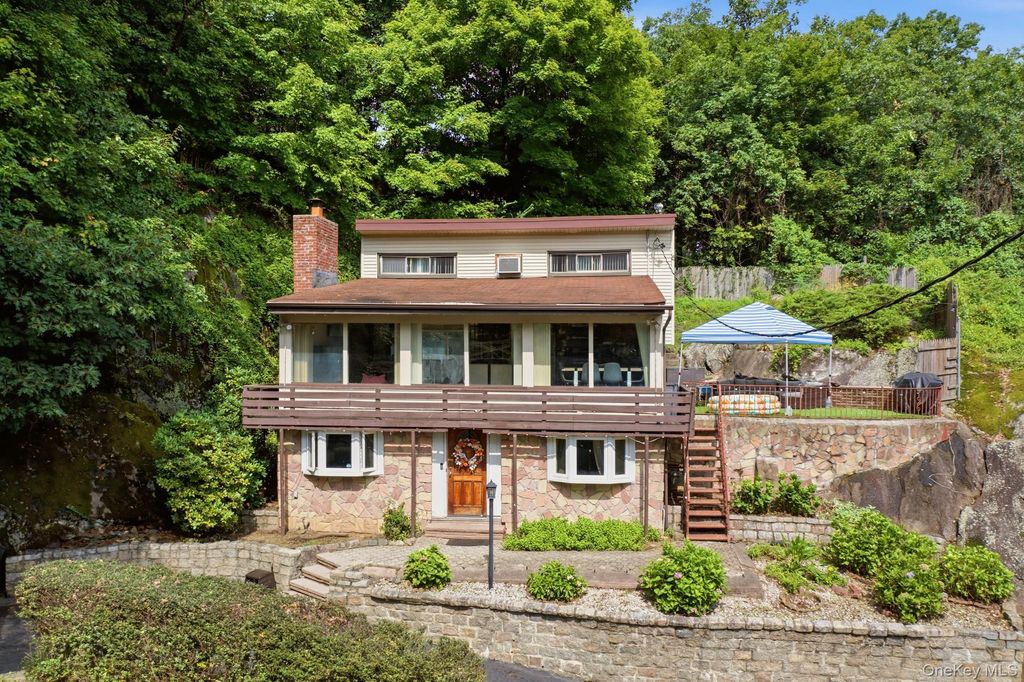 25 Chatham Terrace, Yonkers, NY 10710 — exterior