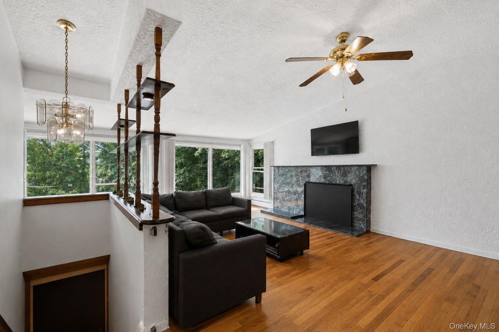 25 Chatham Terrace, Yonkers, NY 10710 — photo 2