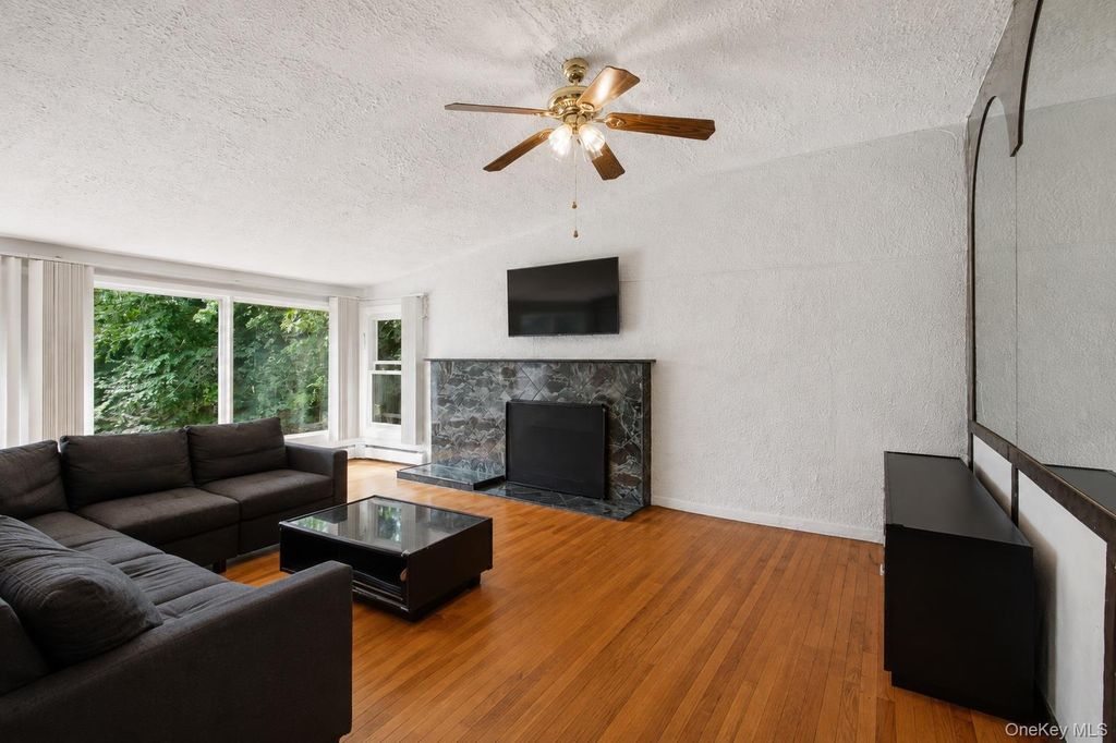 25 Chatham Terrace, Yonkers, NY 10710 — photo 3