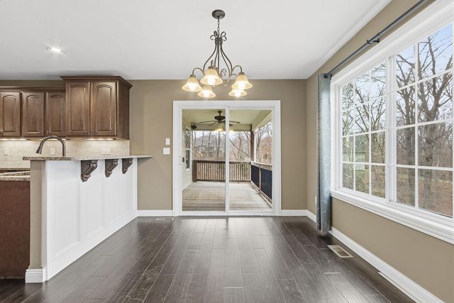 5008 BROOKTHORN CT, Columbia, MO 65203