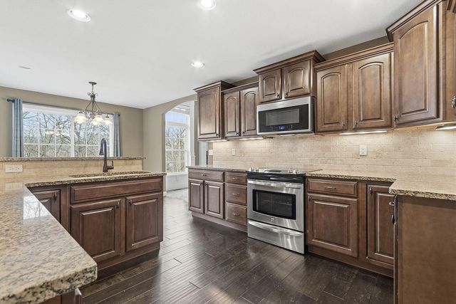 5008 BROOKTHORN CT, Columbia, MO 65203